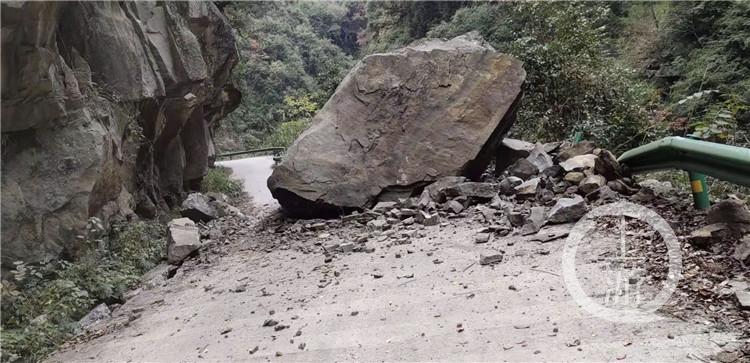 高层建筑地基是怎么做的巨石滚落砸穿住宅楼视频深圳：小区公告栏贴奇葩公告，称旧改是“天意”, 你怎么看